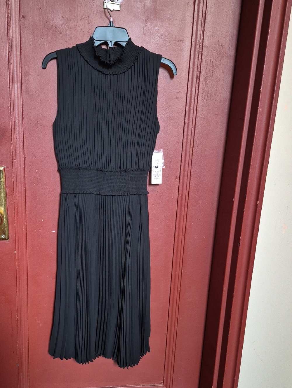 Nanette Lepore Very Black Smocked Waist  Accordion Pleated Midi Dress Size 8